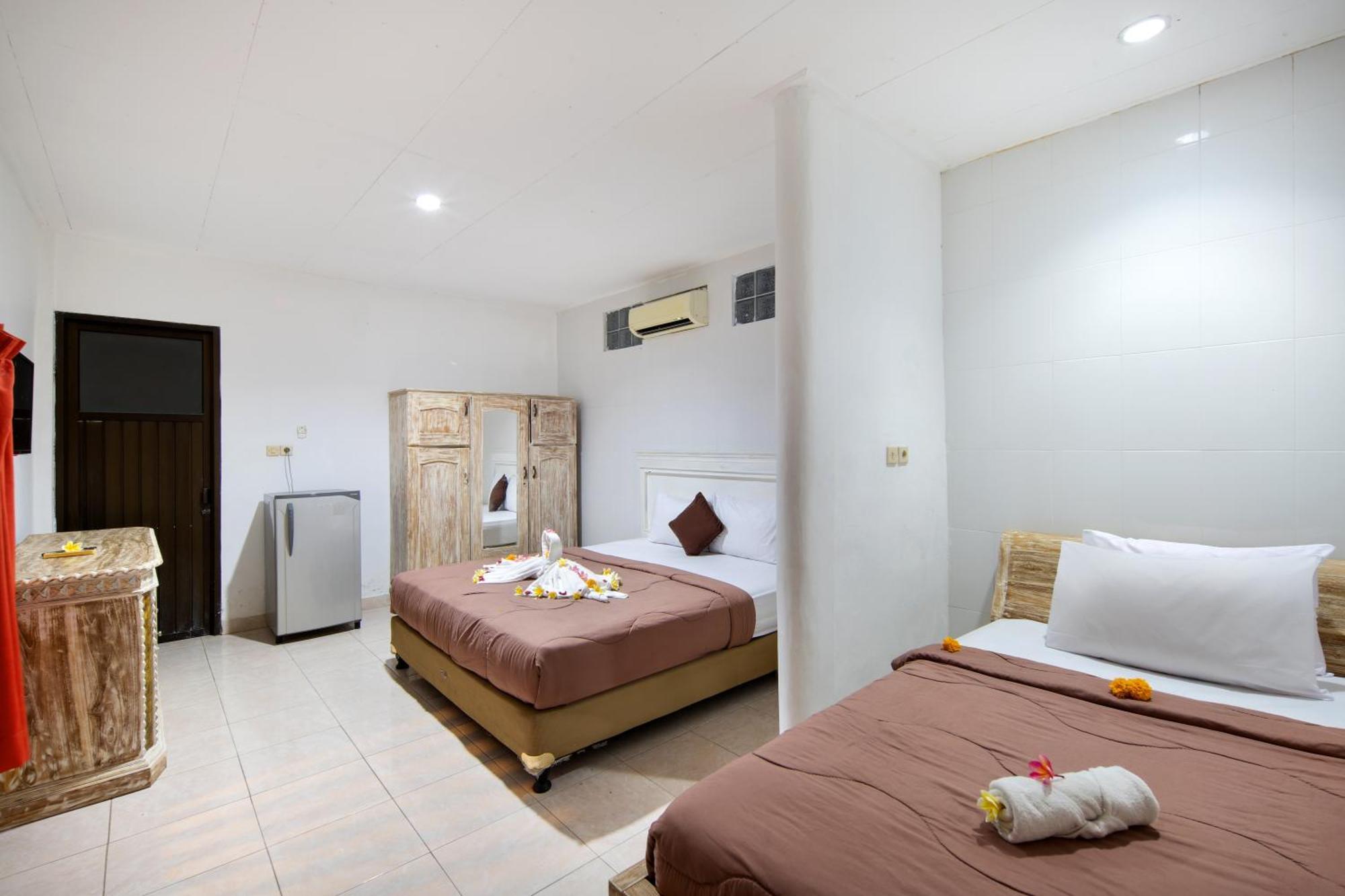 Hotel Lumbung Sari Legian Exterior photo